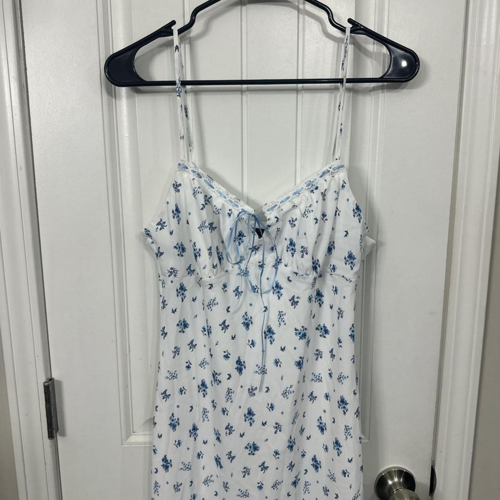 Cottage prairie coquette blue floral empire maxi dress. L - Picture 1 of 6